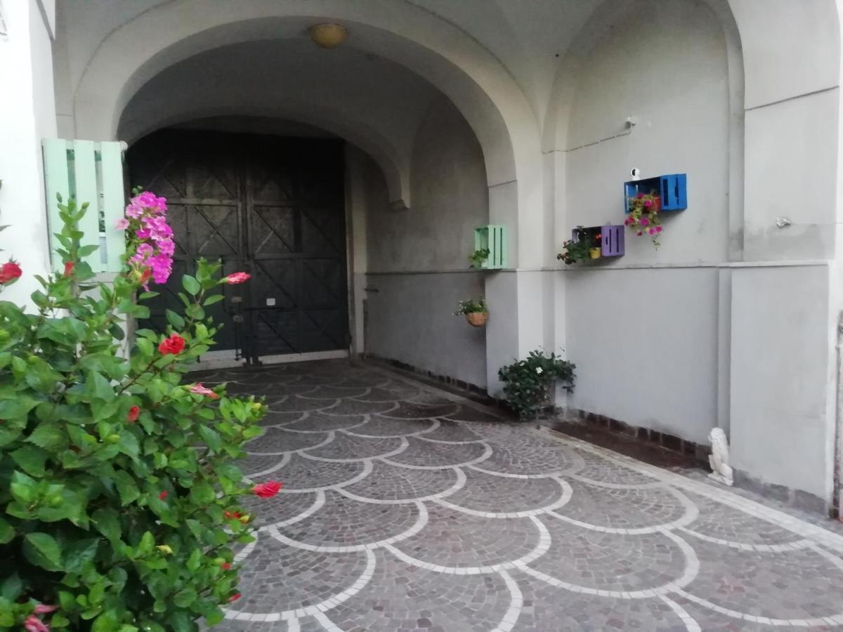 Residenza Caserta Sud - Appartamento Con Giardino Exterior photo