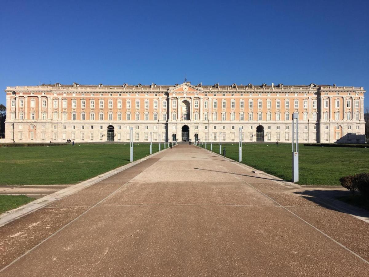 Residenza Caserta Sud - Appartamento Con Giardino Exterior photo